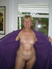 Grannies big tits wife shows big boobs